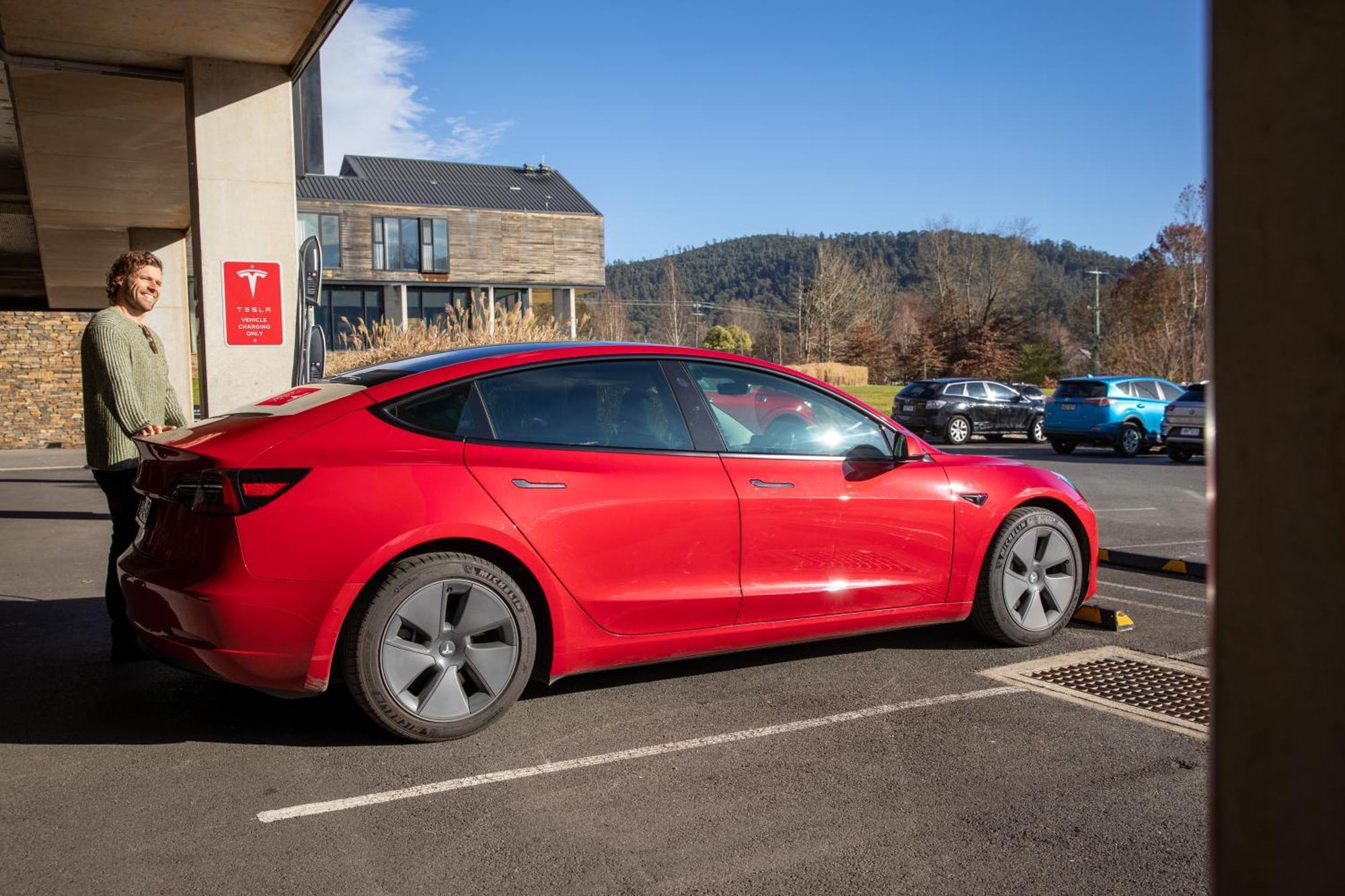 Peppers Marysville Exterior foto Tesla Model 3