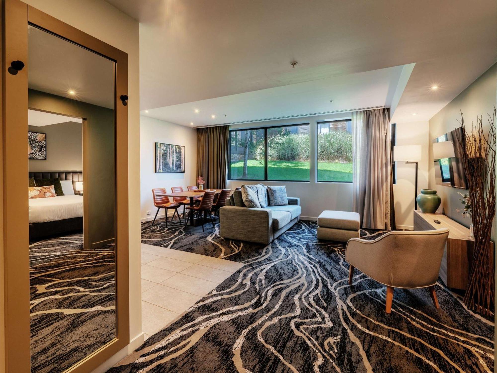 Peppers Marysville Exterior foto A suite at the Hilton Whistler Resort and Spa